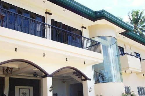 Davao Eagle Ridge Resort Zewnętrze zdjęcie